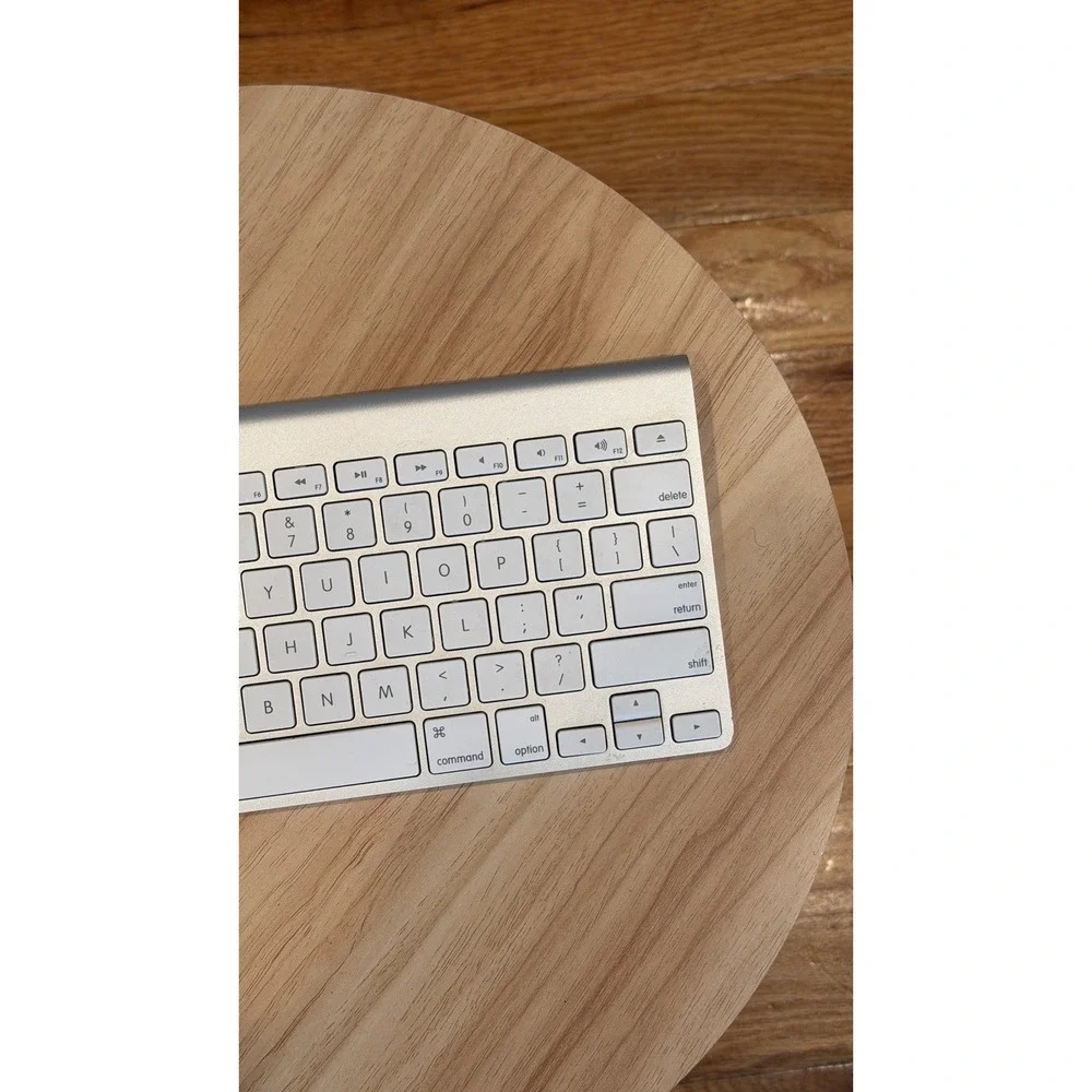 Apple A1314 Wireless Keyboard - MC184LL/B‎
